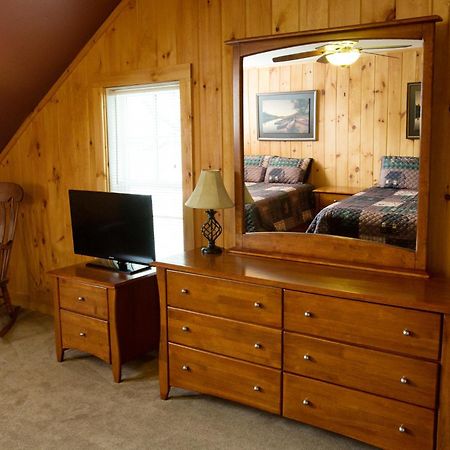 Shore Meadows Lodge Llc Lake George Zimmer foto