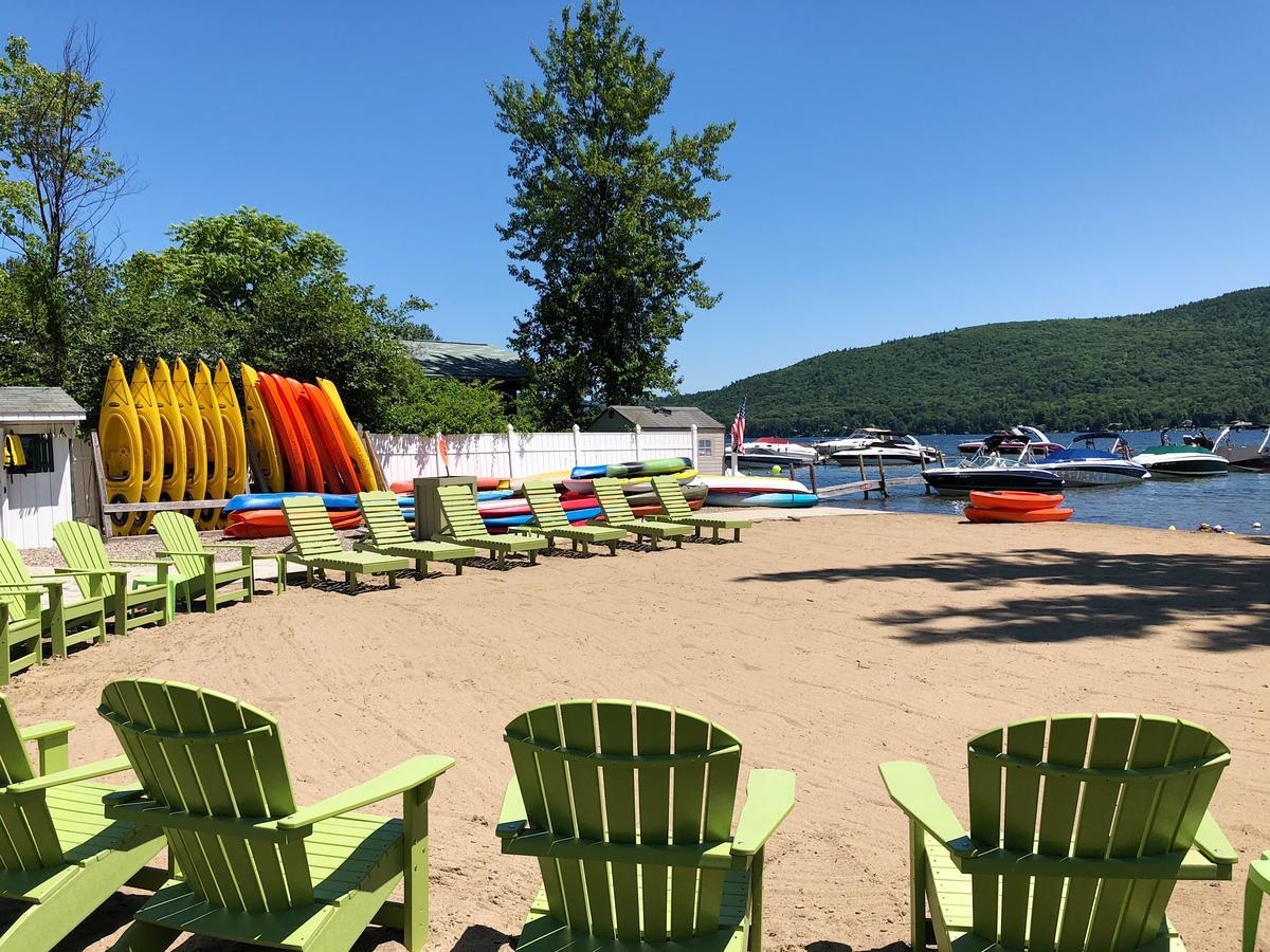 Shore Meadows Lodge Llc Lake George Exterior foto